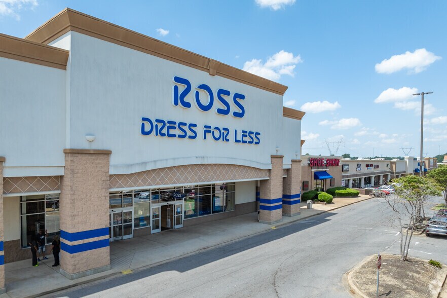 3505-3619 Riverdale Rd, Memphis, TN à vendre - Photo du bâtiment - Image 2 de 5