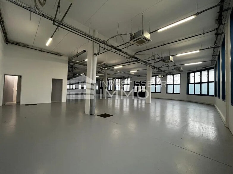 Flex in Fresnes for lease - Building Photo - Image 2 of 10