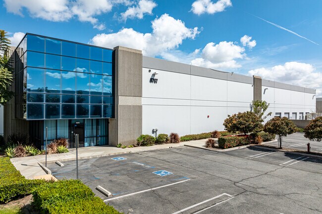 Plus de détails pour 8767 Rochester Ave, Rancho Cucamonga, CA - Industriel à louer