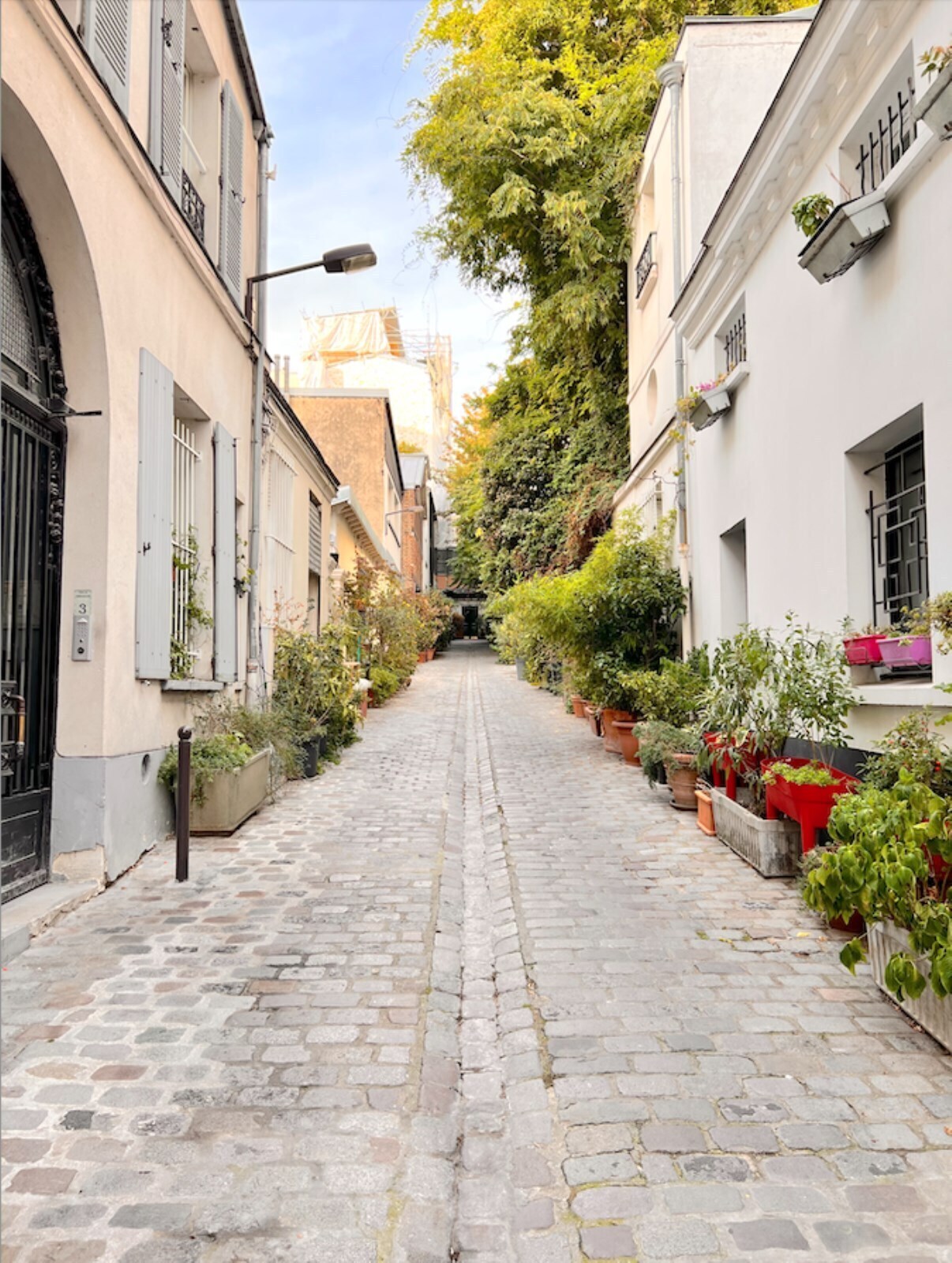 Multifamily in Paris for sale Building Photo- Image 1 of 11