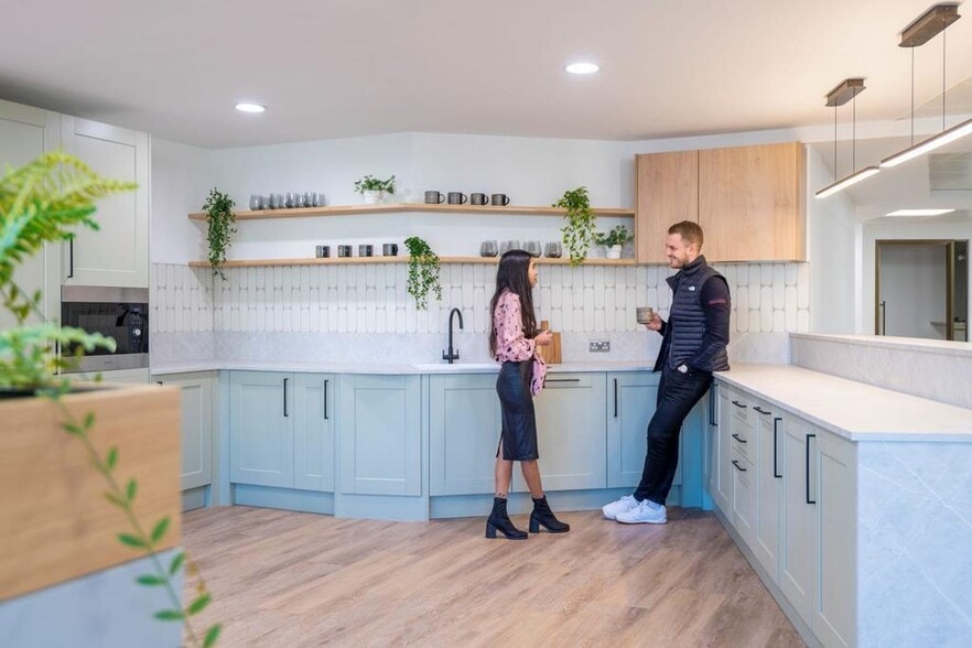 4 St Pauls Chur, London for lease - Interior Photo - Image 3 of 10