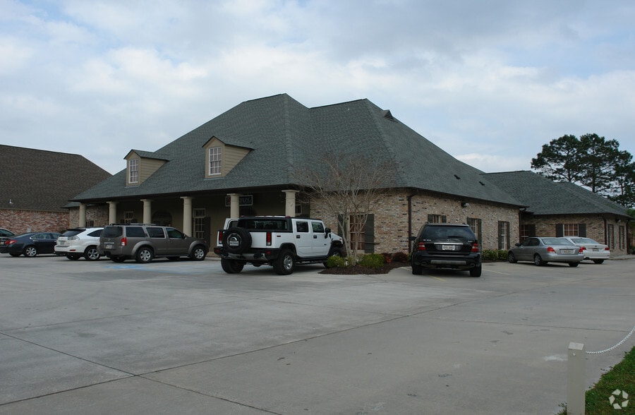9247 Bluebonnet Blvd, Baton Rouge, LA à vendre - Photo du bâtiment - Image 3 de 3