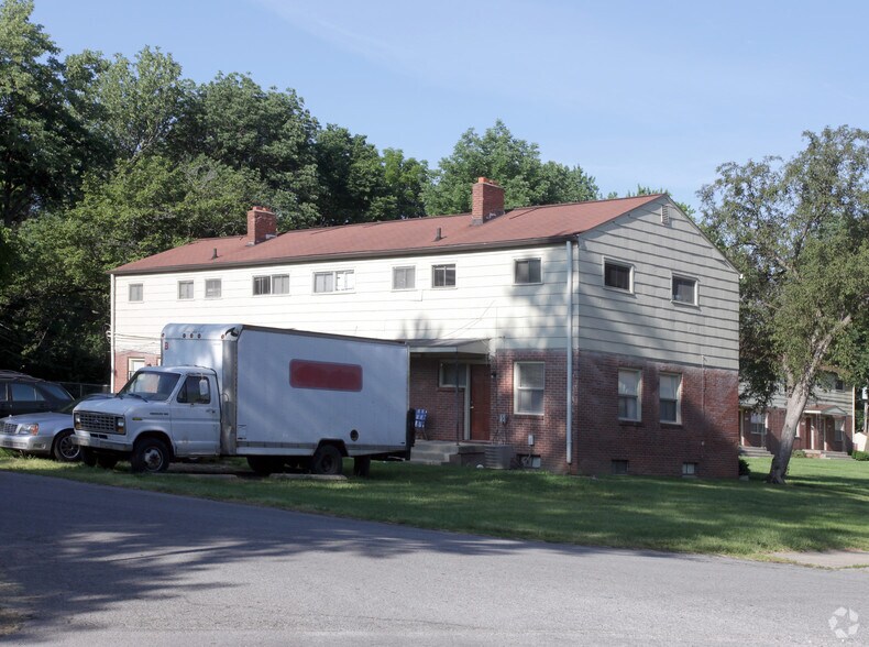 4737 E 19th St, Indianapolis, IN à vendre - Photo du bâtiment - Image 2 de 30