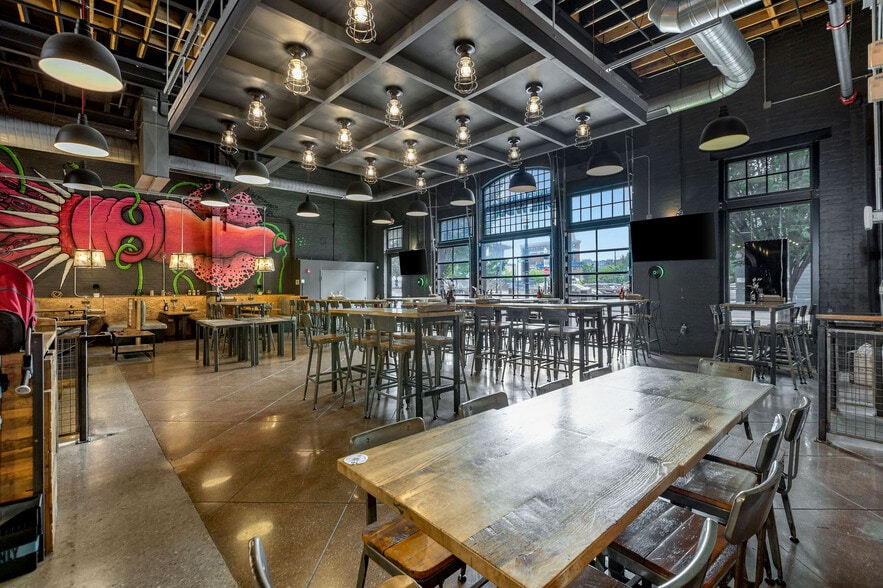 316-320 Reading Rd, Cincinnati, OH for lease - Building Photo - Image 3 of 38