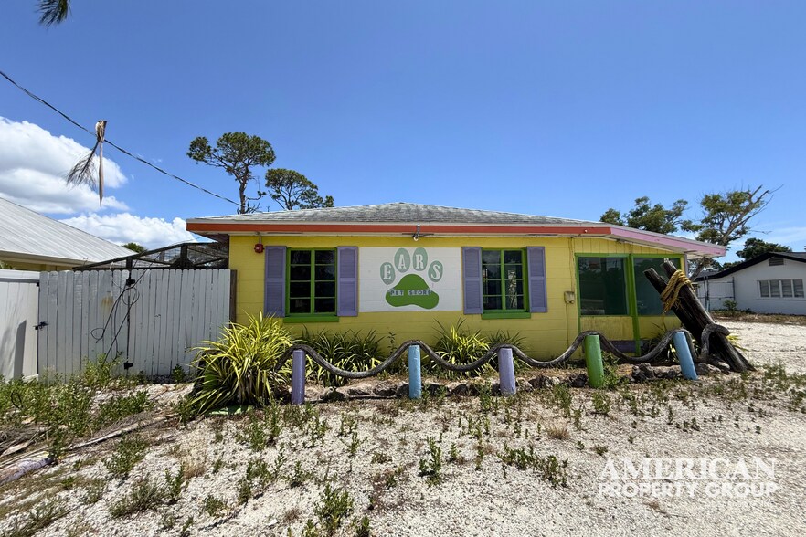 145 W Dearborn St, Englewood, FL for lease - Building Photo - Image 2 of 9