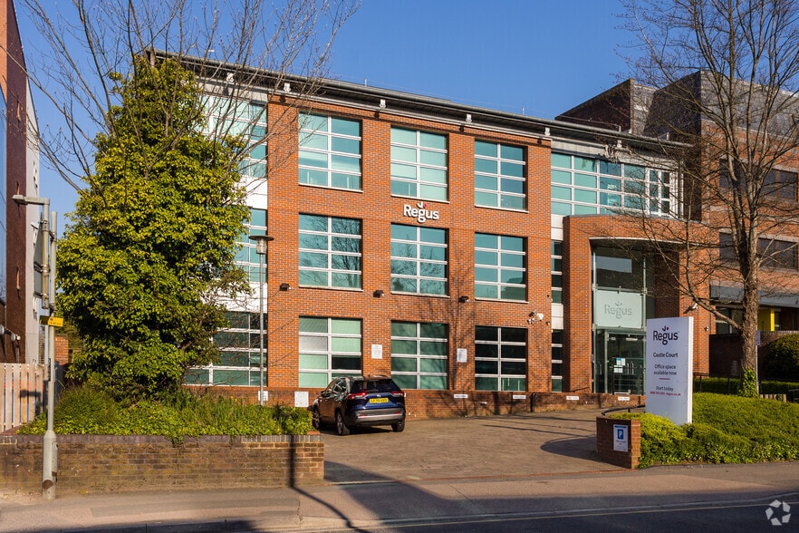 41 London Rd, Reigate for lease - Building Photo - Image 3 of 12