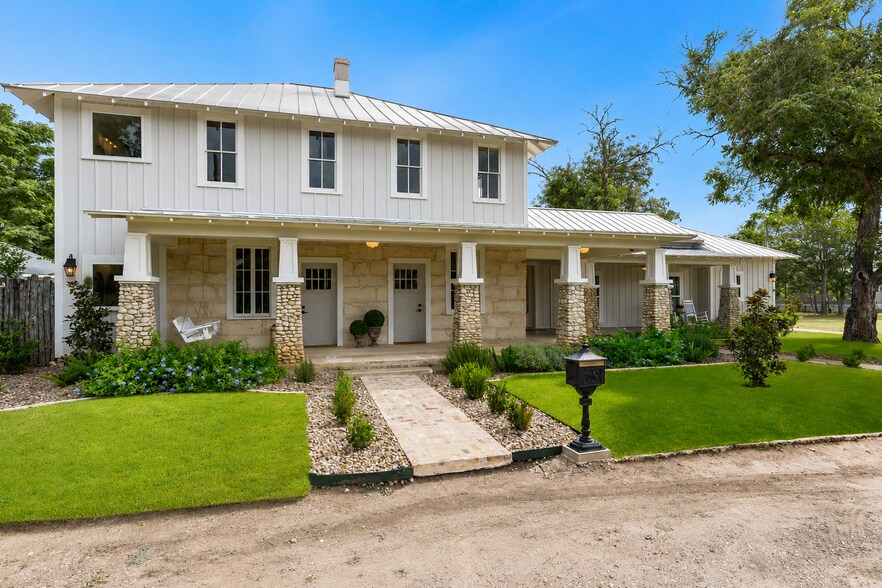 824 High St, Comfort, TX à vendre - Photo du bâtiment - Image 3 de 63