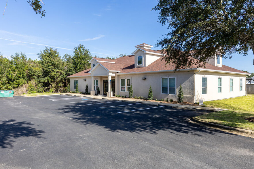 1288 Country Club Rd, Gulf Breeze, FL à vendre - Photo du bâtiment - Image 2 de 36