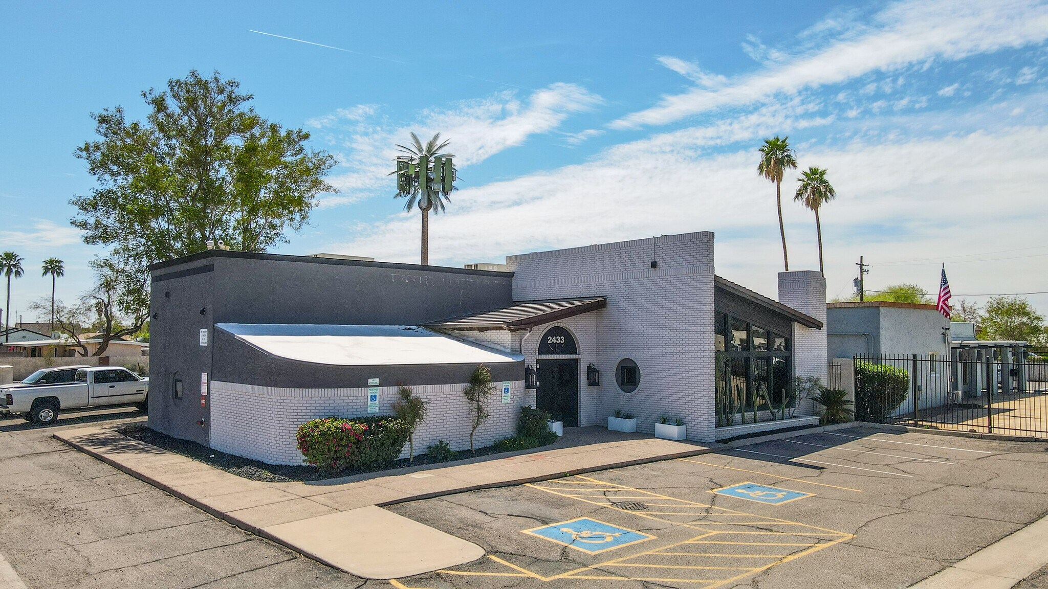 2433-2439 E University Dr, Tempe, AZ à vendre Photo du bâtiment- Image 1 de 1