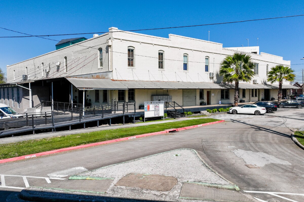 1113 Vine St, Houston, TX à louer Photo du bâtiment- Image 1 de 11
