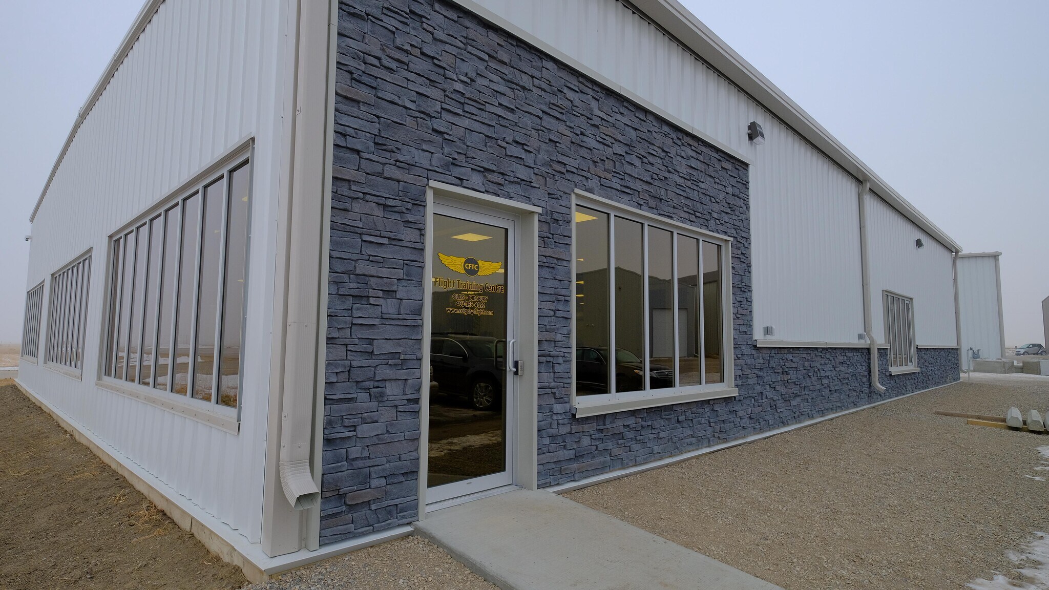 423 Township Road 320, Olds, AB à louer Photo du bâtiment- Image 1 de 2