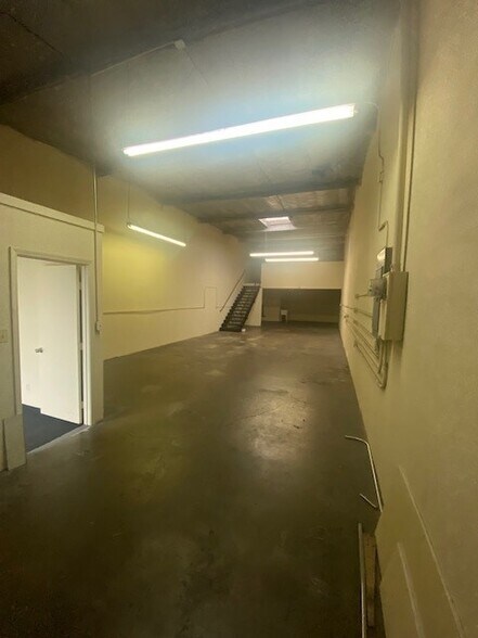 9618 Santa Fe Springs Rd, Santa Fe Springs, CA à louer - Photo du bâtiment - Image 3 de 15