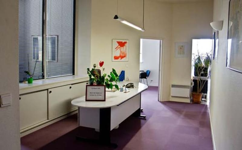 Office/Medical in Orléans for lease - Interior Photo - Image 2 of 3