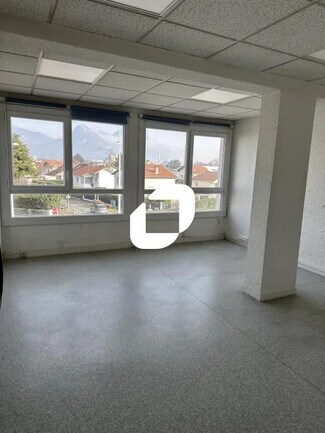 Plus de détails pour 106 Rue De La Liberté, Seyssins - Bureau à louer