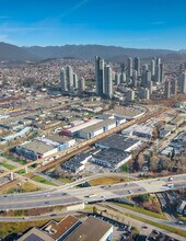 2550 Boundary Rd, Burnaby, BC à louer Photo du bâtiment- Image 1 de 6