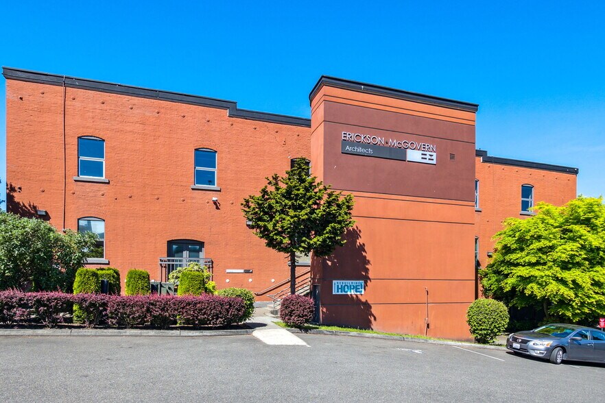 101 E 26th St, Tacoma, WA à vendre - Photo du bâtiment - Image 3 de 38