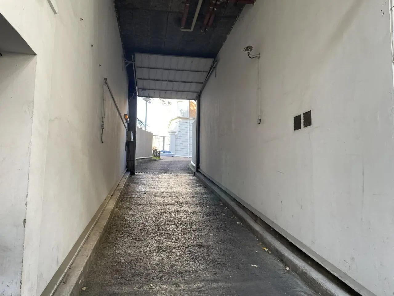 Flex in Courbevoie for sale Building Photo- Image 1 of 9