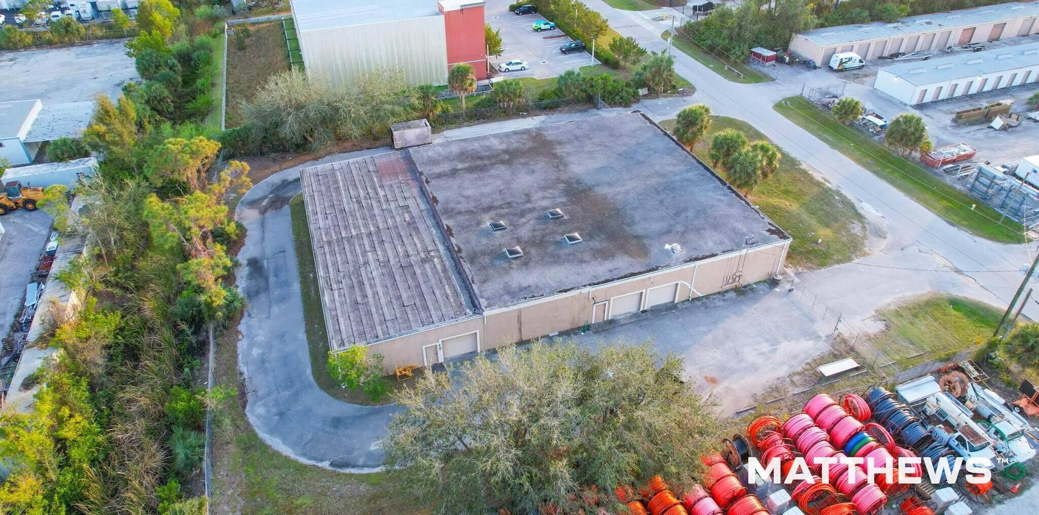 24349 Production Cir, Bonita Springs, FL à vendre Photo du bâtiment- Image 1 de 4