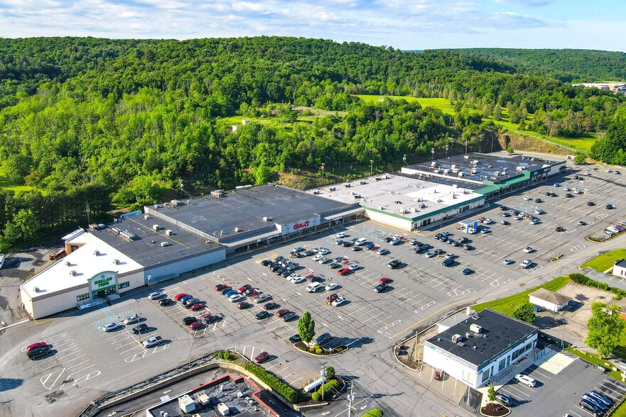 1211 Blakeslee Boulevard Dr E, Lehighton, PA for lease - Building Photo - Image 2 of 28