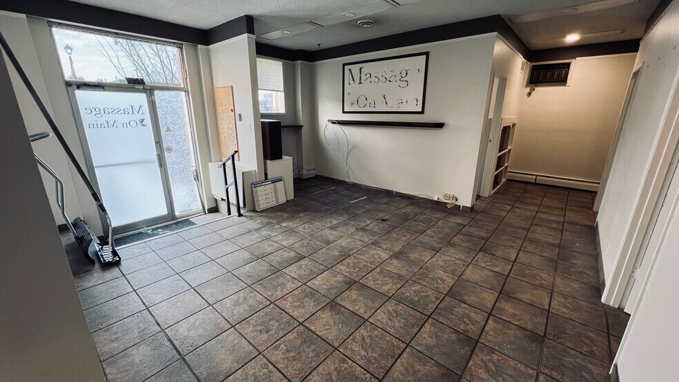 5011 50 St, Stony Plain, AB à vendre - Photo intérieure - Image 2 de 12