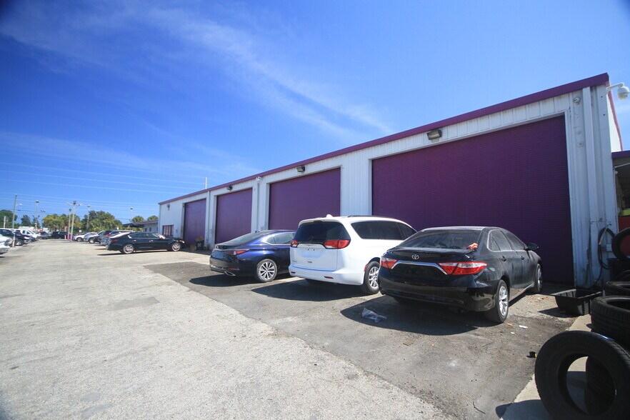 1589 S Military Trl, West Palm Beach, FL à vendre - Photo du bâtiment - Image 2 de 13