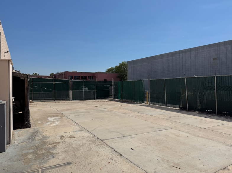 21617 N 2nd Ave, Phoenix, AZ for lease - Building Photo - Image 2 of 4