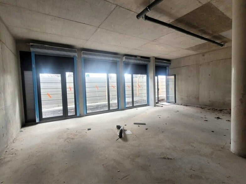 Commerce de détail dans Bonneuil-sur-Marne à louer - Photo intérieure - Image 3 de 14