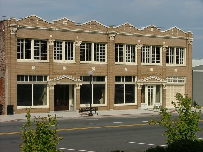 Plus de détails pour 209 S Wall St, Calhoun, GA - Bureau à louer