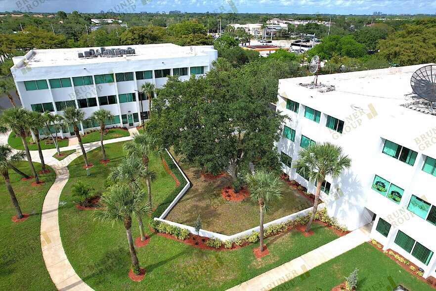 8895 N Military Trl, Palm Beach Gardens, FL à louer - Photo du bâtiment - Image 2 de 12