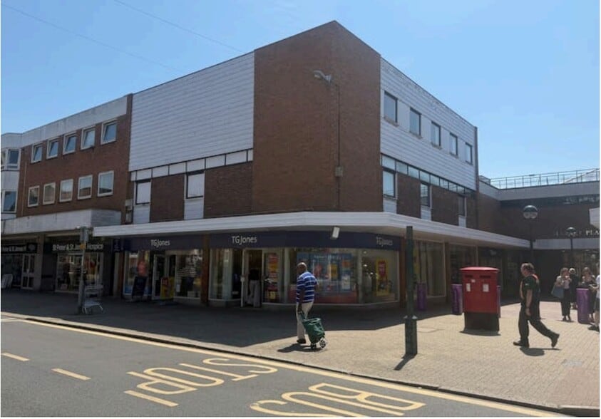 27 Church Rd, Burgess Hill for lease - Building Photo - Image 2 of 23