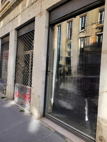 Immeuble residentiel dans Lyon à vendre - Photo du bâtiment - Image 2 de 5