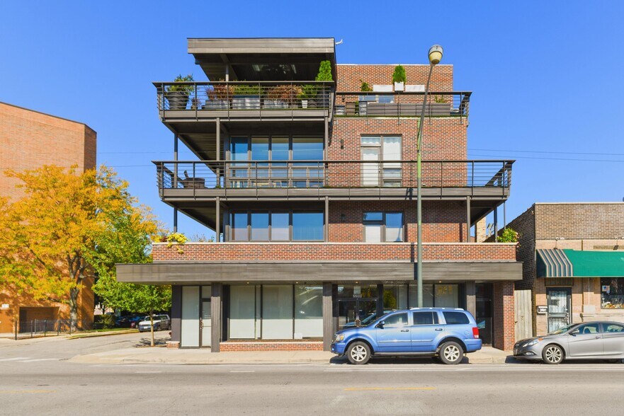 2299 N Clybourn Ave, Chicago, IL à louer - Photo du bâtiment - Image 1 de 3
