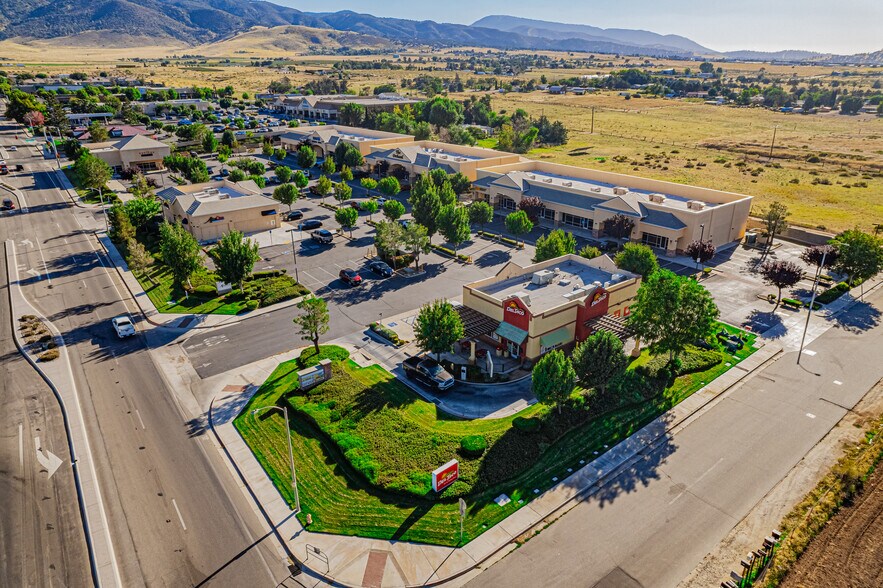 645-695 Tucker Rd, Tehachapi, CA à louer - Photo du bâtiment - Image 3 de 8