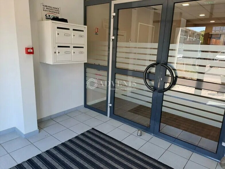 Bureau dans Nantes à louer - Hall d’entrée - Image 2 de 7