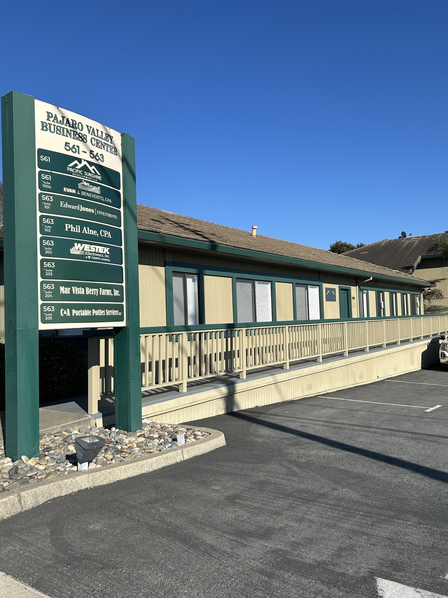 561-563 Auto Center Dr, Watsonville, CA for lease Primary Photo- Image 1 of 9
