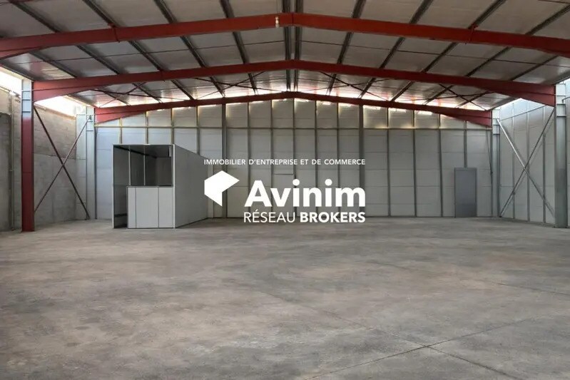 Industrial in Aix-en-Provence for lease - Interior Photo - Image 3 of 4