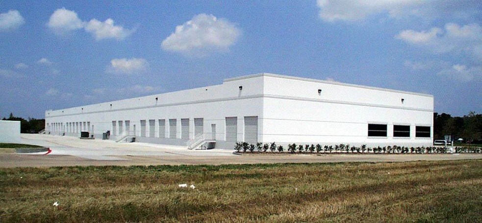 1920 Hutton Ct, Farmers Branch, TX à louer - Photo du bâtiment - Image 2 de 9