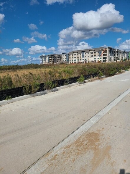 00 Peek Rd, Katy, TX à vendre - Photo du bâtiment - Image 1 de 2