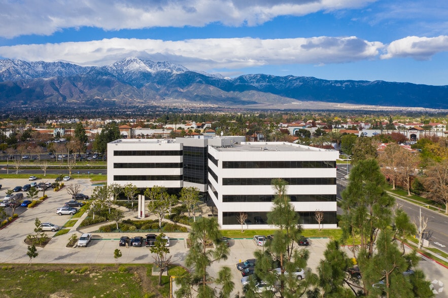 10681 Foothill Blvd, Rancho Cucamonga, CA for lease - Building Photo - Image 2 of 9