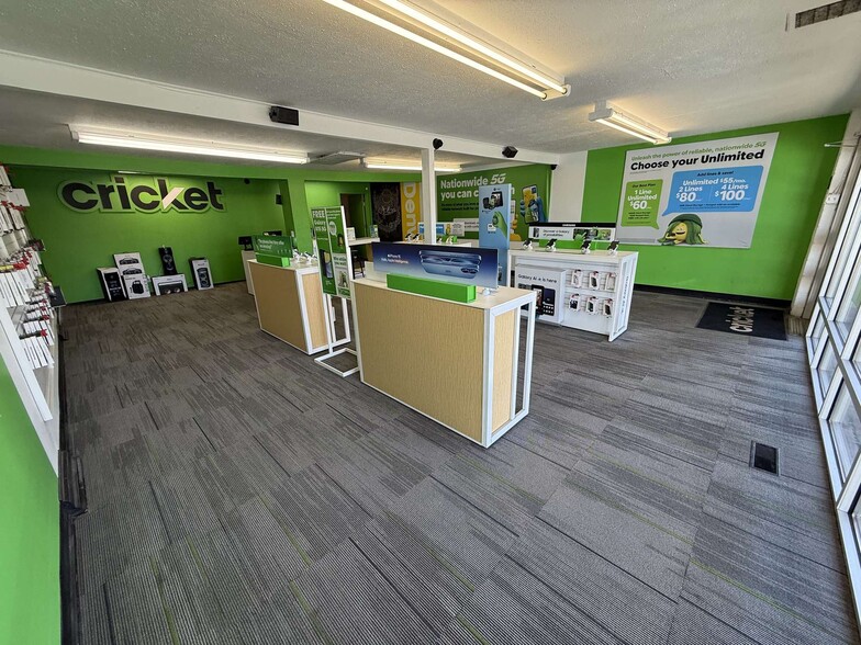 2412 S Federal Blvd, Denver, CO for lease - Interior Photo - Image 3 of 4