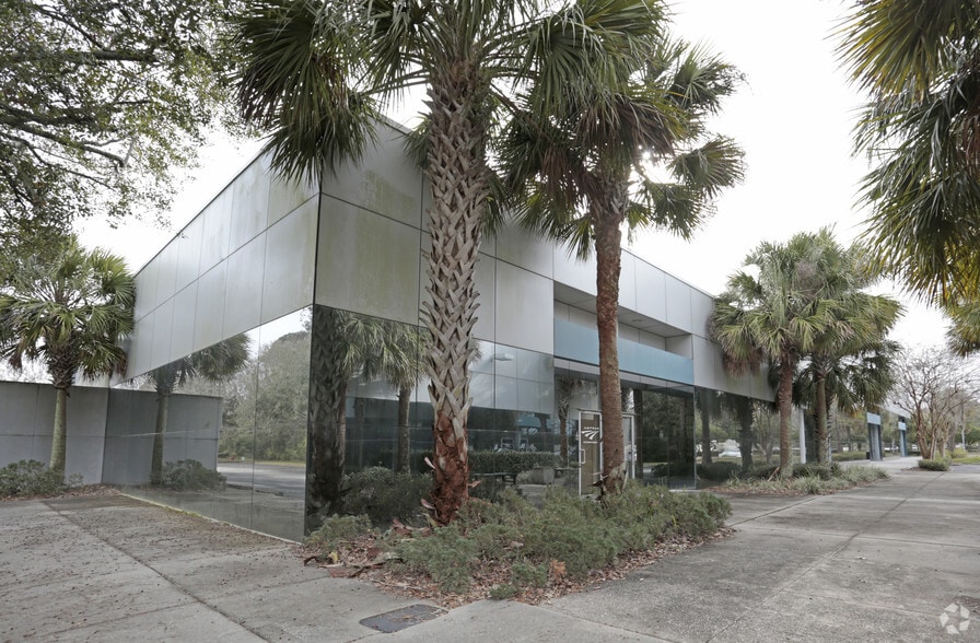 8301 Cypress Plaza Dr, Jacksonville, FL for lease - Building Photo - Image 2 of 9