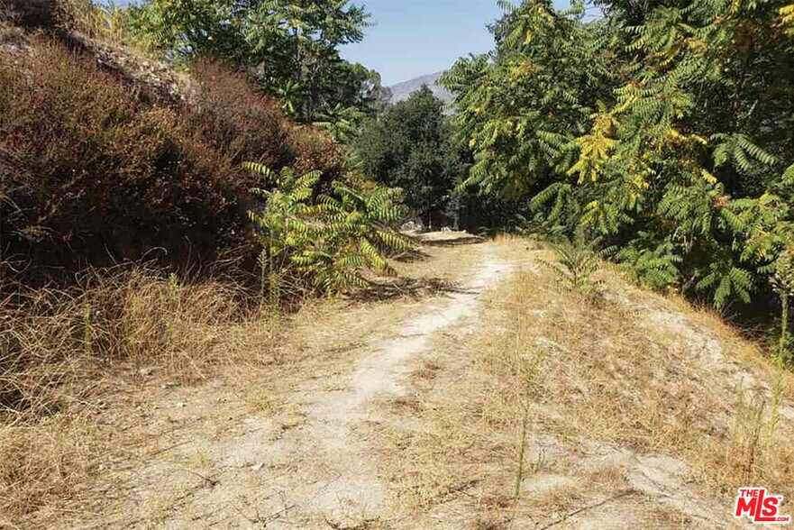 9631 Oak Bend dr, Tujunga, CA à vendre - Photo du bâtiment - Image 2 de 8