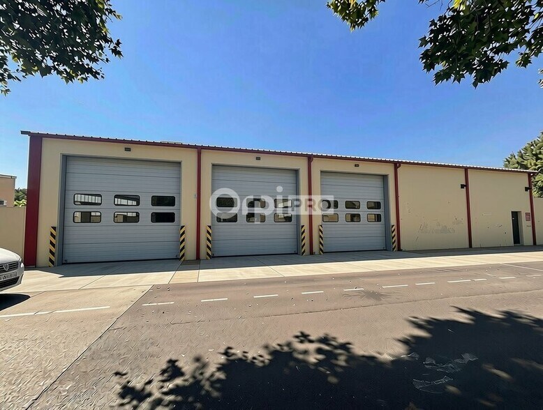 Flex in Avignon for sale - Building Photo - Image 1 of 7