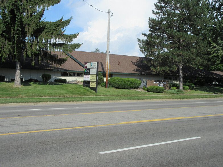 4230 S Westnedge Ave, Kalamazoo, MI à louer - Photo du bâtiment - Image 1 de 7