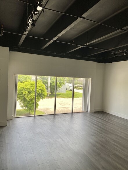 6992-6994 NW 82nd Ave, Miami, FL for lease - Interior Photo - Image 3 of 8