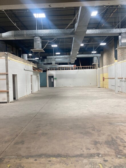 631-641 Lowther Rd, Lewisberry, PA for lease - Interior Photo - Image 3 of 8