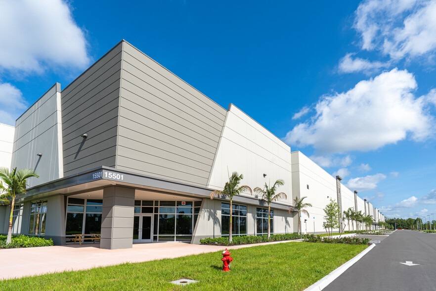 15501 Park of Commerce Blvd, Jupiter, FL for lease - Building Photo - Image 1 of 4