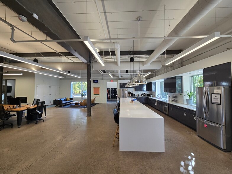 2429 Nicollet Ave, Minneapolis, MN for sale - Building Photo - Image 2 of 27