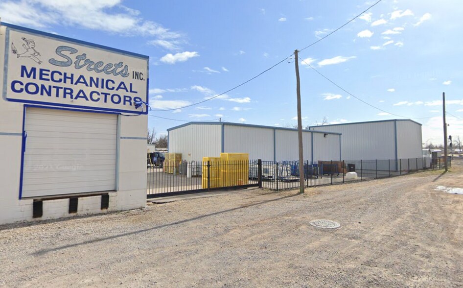 Former Streets, LLC HQ | Industrial Contractor Campus portefeuille de 5 propriétés à vendre sur LoopNet.ca - Photo du bâtiment - Image 2 de 13