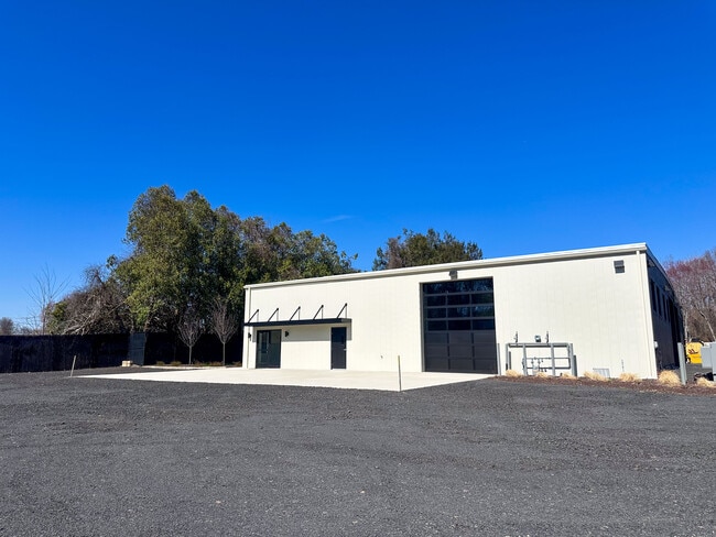 Plus de détails pour 85 Pierson Ln, Windsor, CT - Industriel à louer